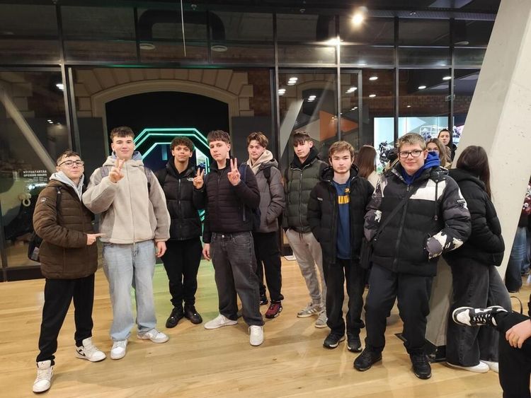 Látogatás a Bálna Honvédelmi Központban 